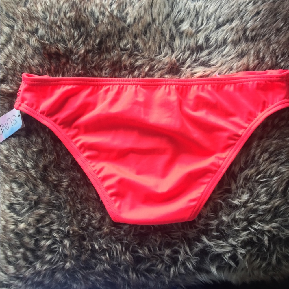 Cute patterned bikini bottom - Picture 3 of 7